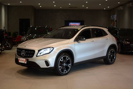 MERCEDES-BENZ GLA 200 1.6 CGI FLEX NIGHT 7G-DCT